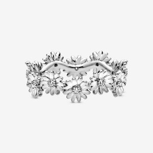 Sparkling Flower Crown Ring