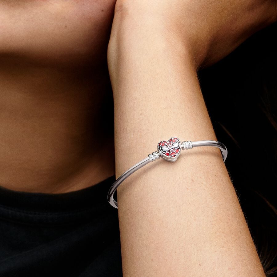 Moments Mask Clasp Bangle - Image 4