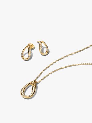 Essence Loops Earrings and Necklace Set
