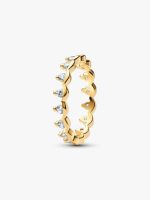 Sparkling Regal Band Ring
